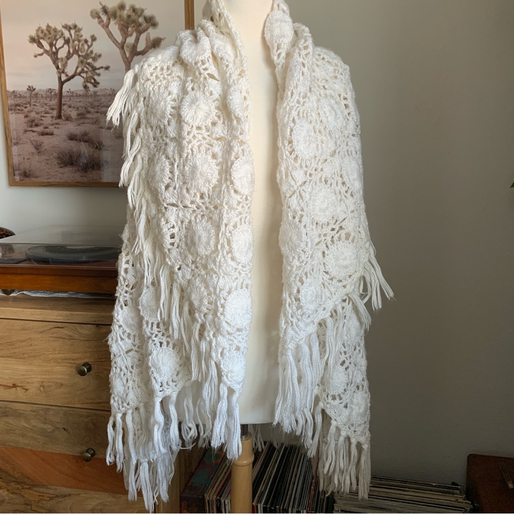 (SOLD) VINTAGE 60s 70s Lilly of California Knit crochet fringe shawl vest